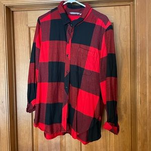 Athleta red and black Buffalo plaid flannel shirt